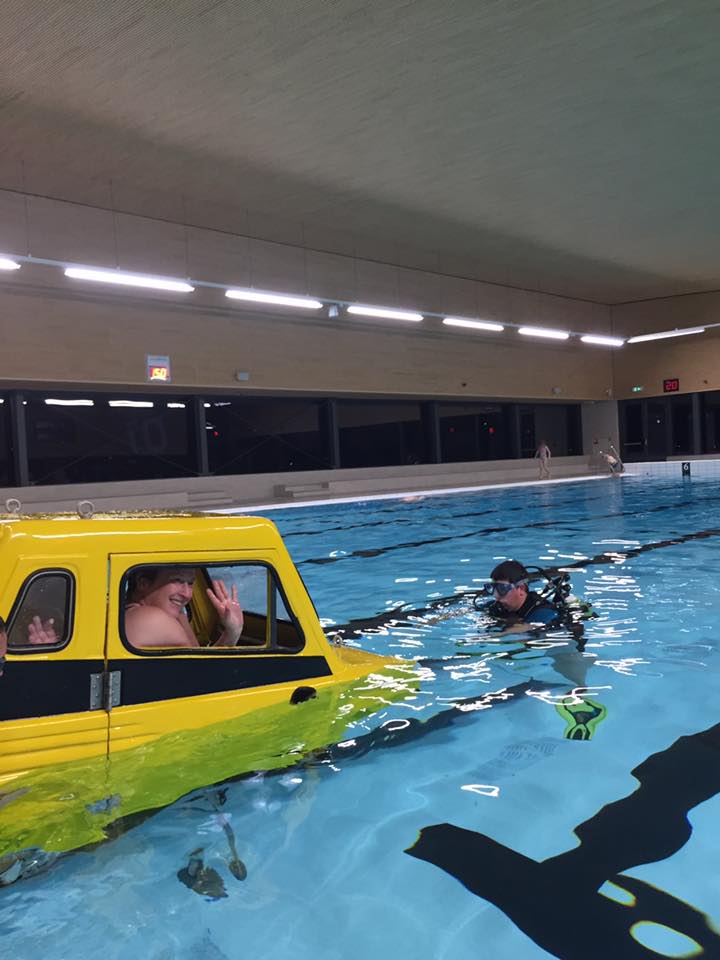 Reddingsbrigade Apeldoorn Auto te Water